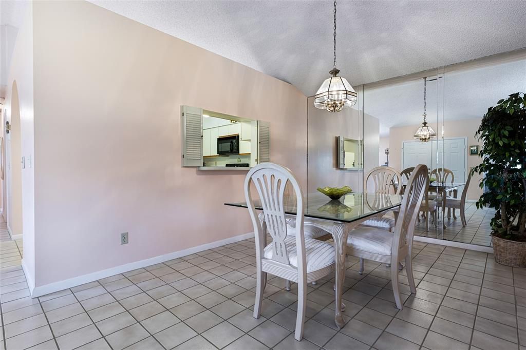 For Sale: $279,000 (2 beds, 2 baths, 1399 Square Feet)