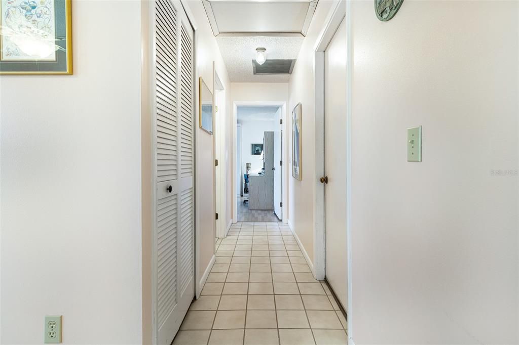 For Sale: $279,000 (2 beds, 2 baths, 1399 Square Feet)
