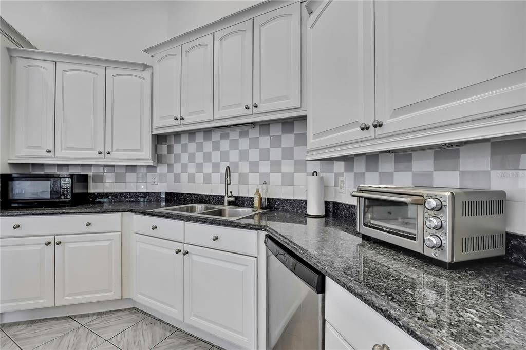 For Sale: $629,000 (5 beds, 3 baths, 2966 Square Feet)