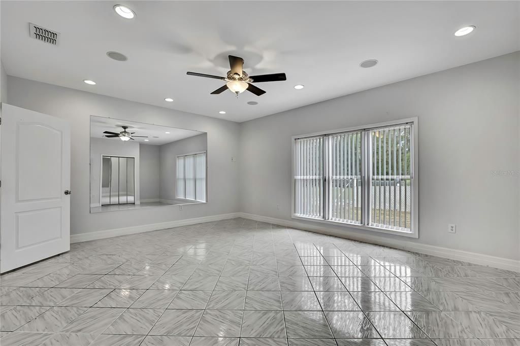 For Sale: $629,000 (5 beds, 3 baths, 2966 Square Feet)