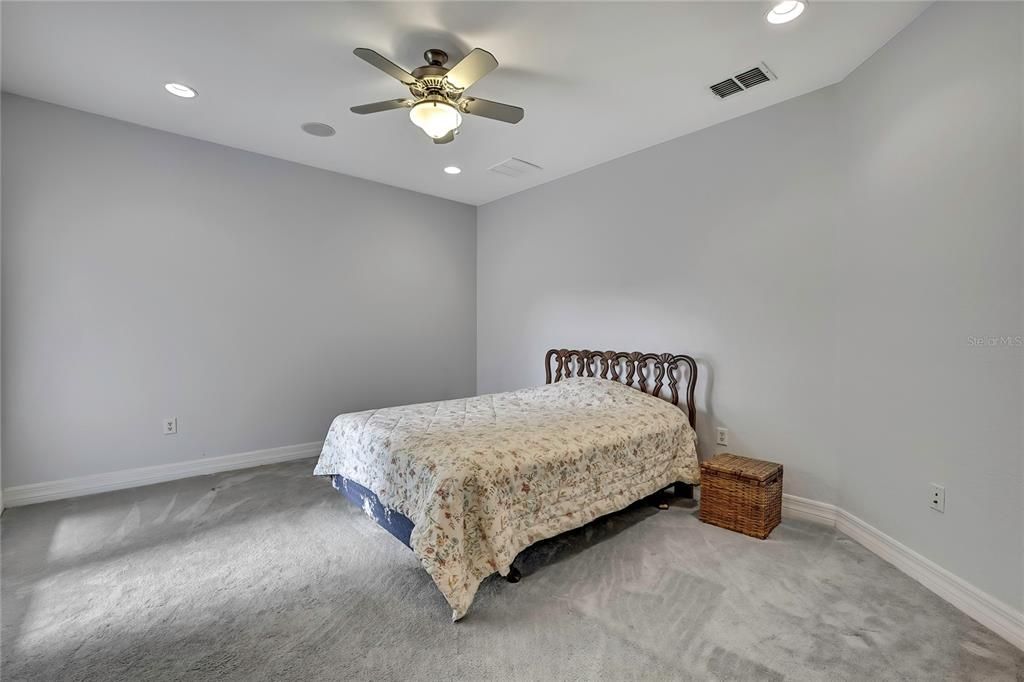 For Sale: $629,000 (5 beds, 3 baths, 2966 Square Feet)