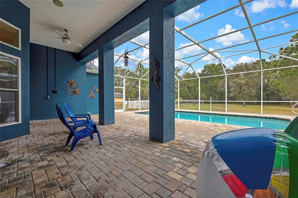 For Sale: $629,000 (5 beds, 3 baths, 2966 Square Feet)