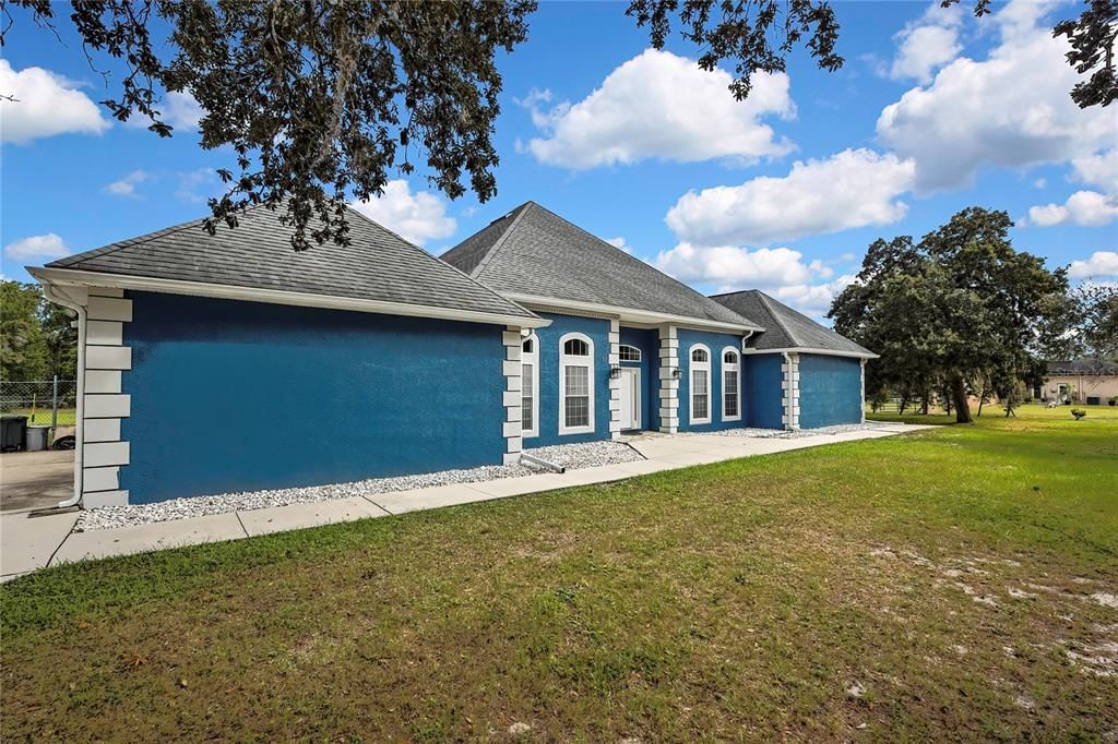 For Sale: $629,000 (5 beds, 3 baths, 2966 Square Feet)