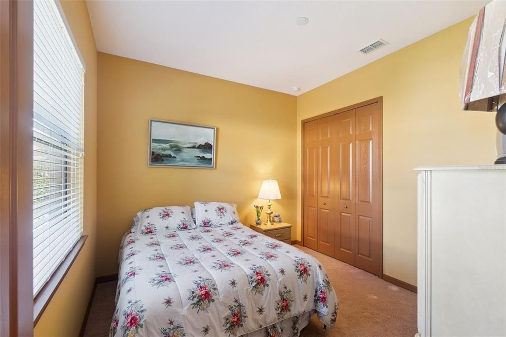 Activo con contrato: $560,000 (4 camas, 3 baños, 2565 Pies cuadrados)