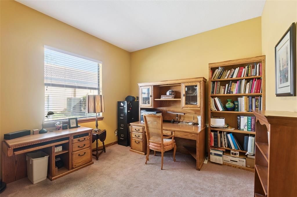 Activo con contrato: $560,000 (4 camas, 3 baños, 2565 Pies cuadrados)