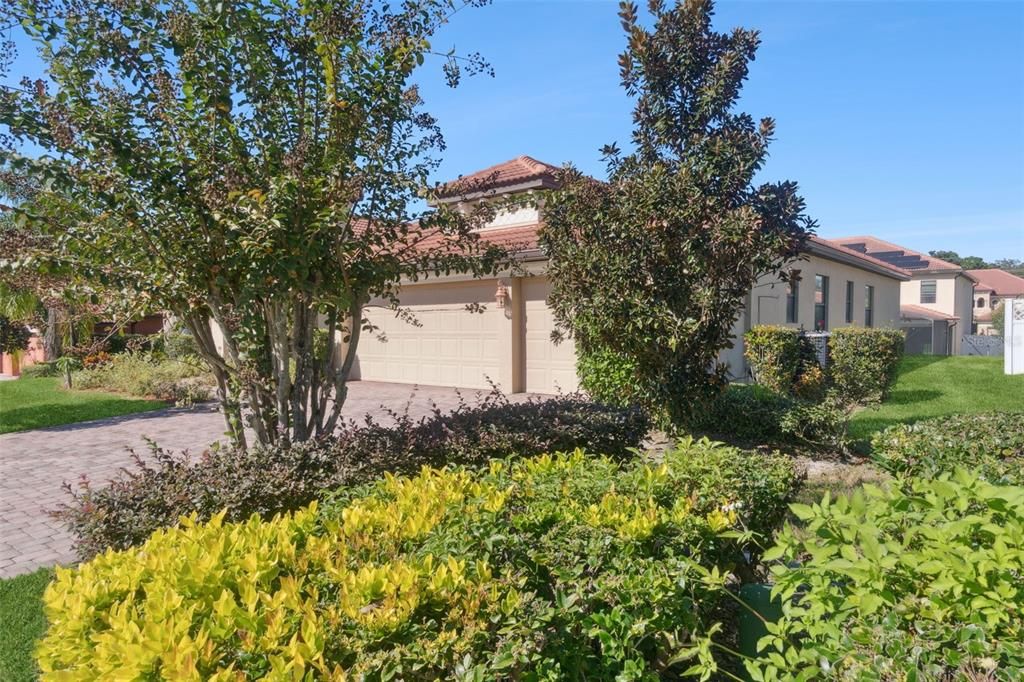 Activo con contrato: $560,000 (4 camas, 3 baños, 2565 Pies cuadrados)