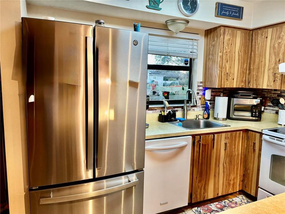 For Sale: $249,900 (3 beds, 2 baths, 2028 Square Feet)