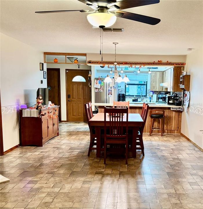 For Sale: $249,900 (3 beds, 2 baths, 2028 Square Feet)