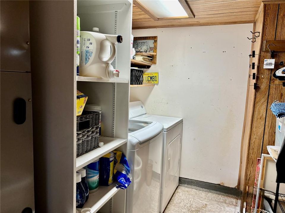 For Sale: $249,900 (3 beds, 2 baths, 2028 Square Feet)