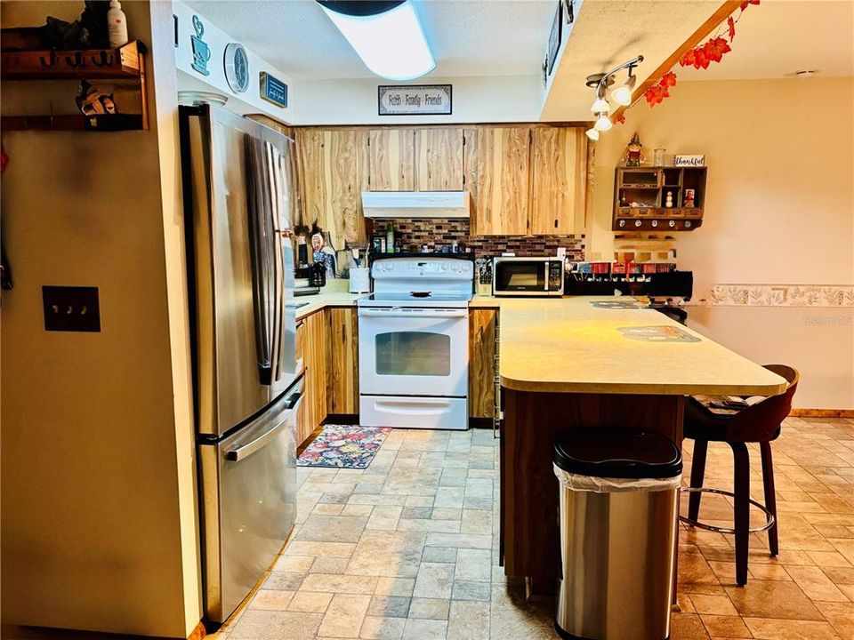 For Sale: $249,900 (3 beds, 2 baths, 2028 Square Feet)