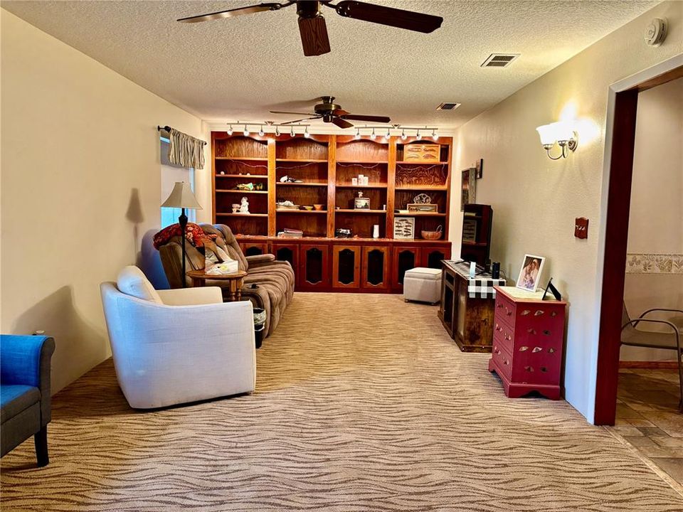 For Sale: $249,900 (3 beds, 2 baths, 2028 Square Feet)