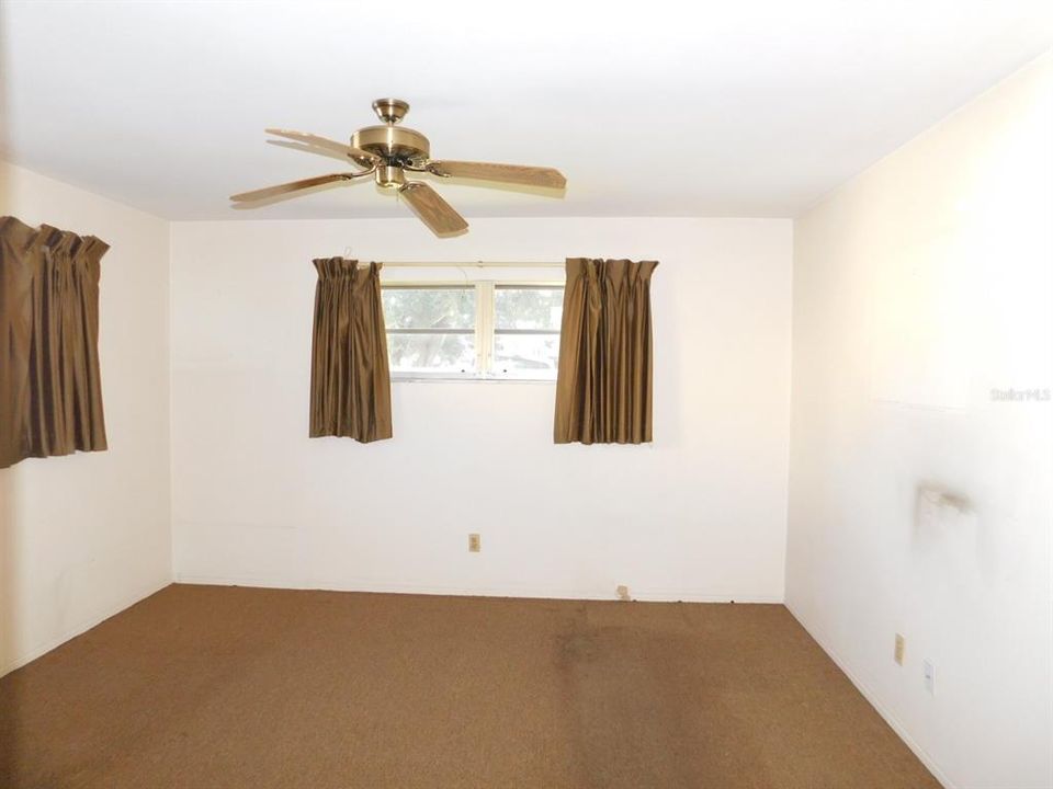 Active With Contract: $319,800 (3 beds, 2 baths, 1300 Square Feet)