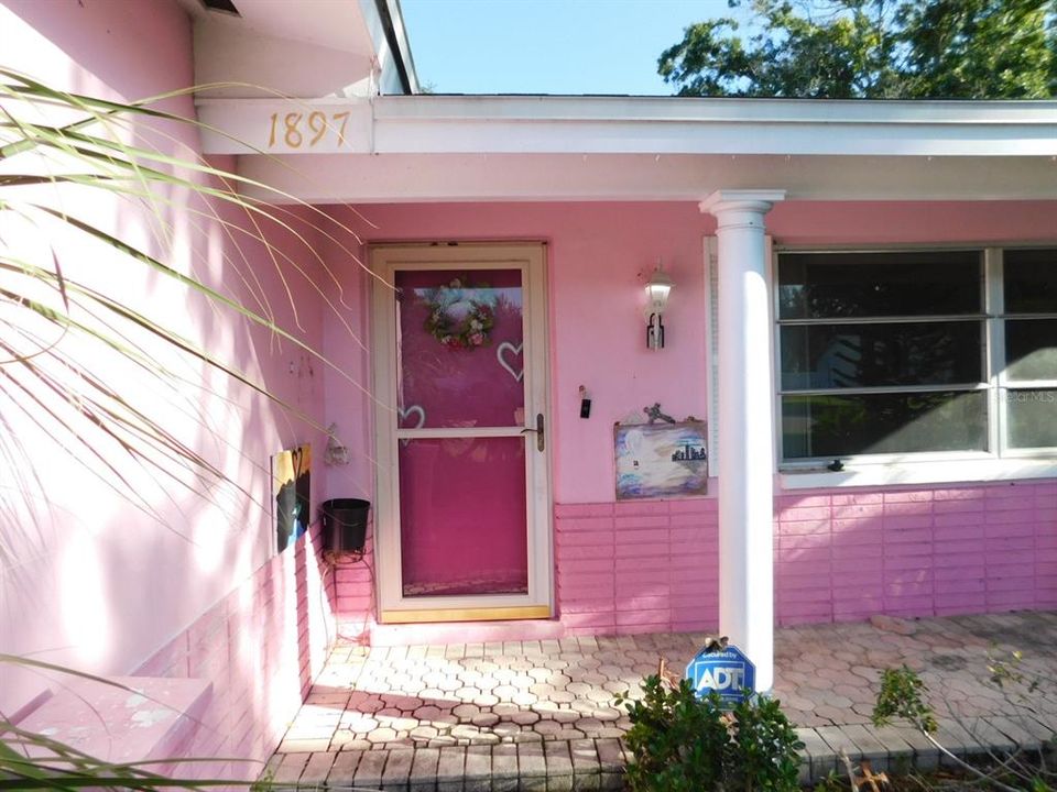 Active With Contract: $319,800 (3 beds, 2 baths, 1300 Square Feet)