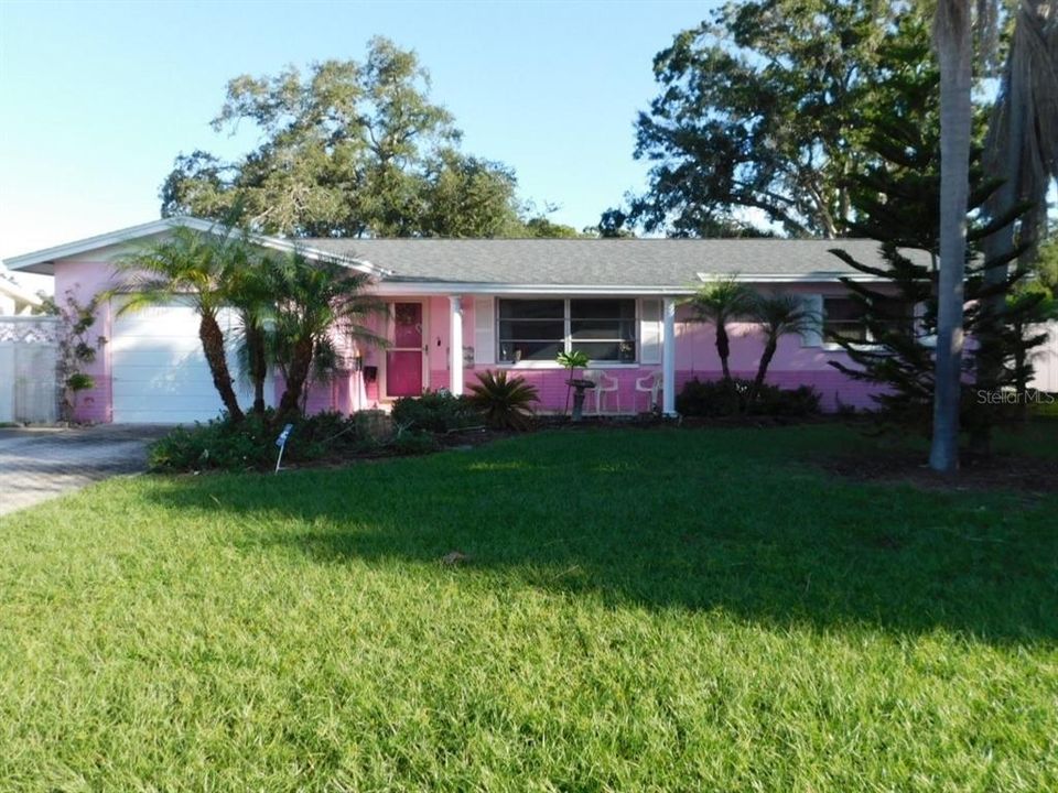 Active With Contract: $319,800 (3 beds, 2 baths, 1300 Square Feet)