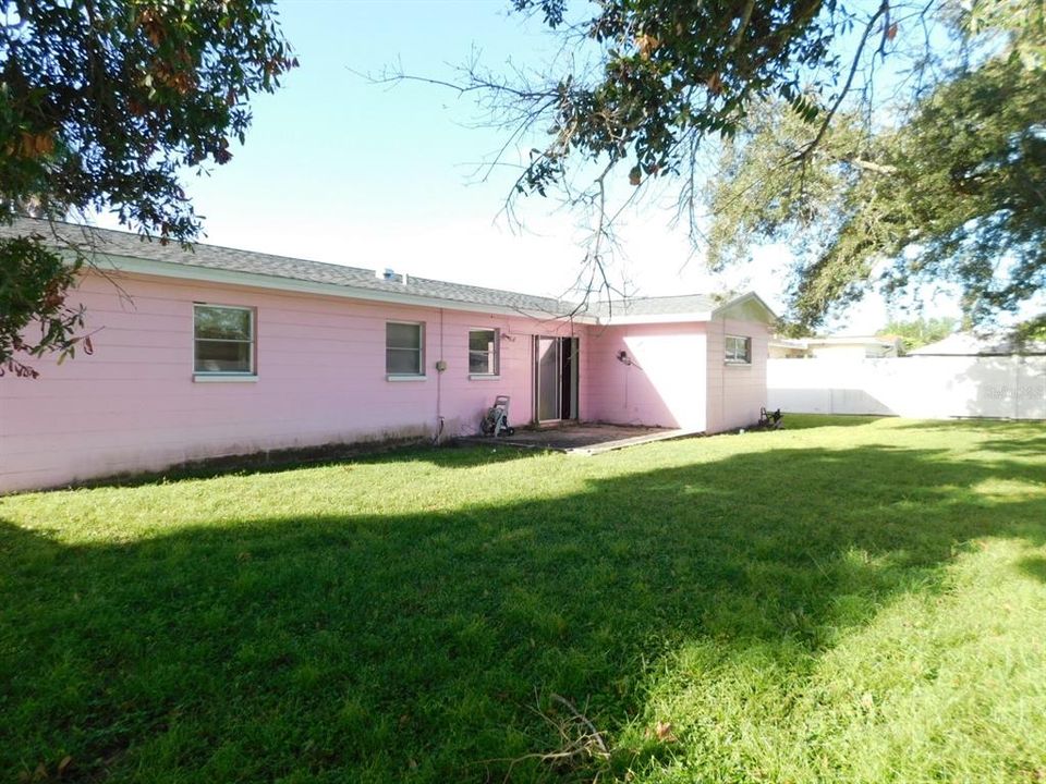 Active With Contract: $319,800 (3 beds, 2 baths, 1300 Square Feet)