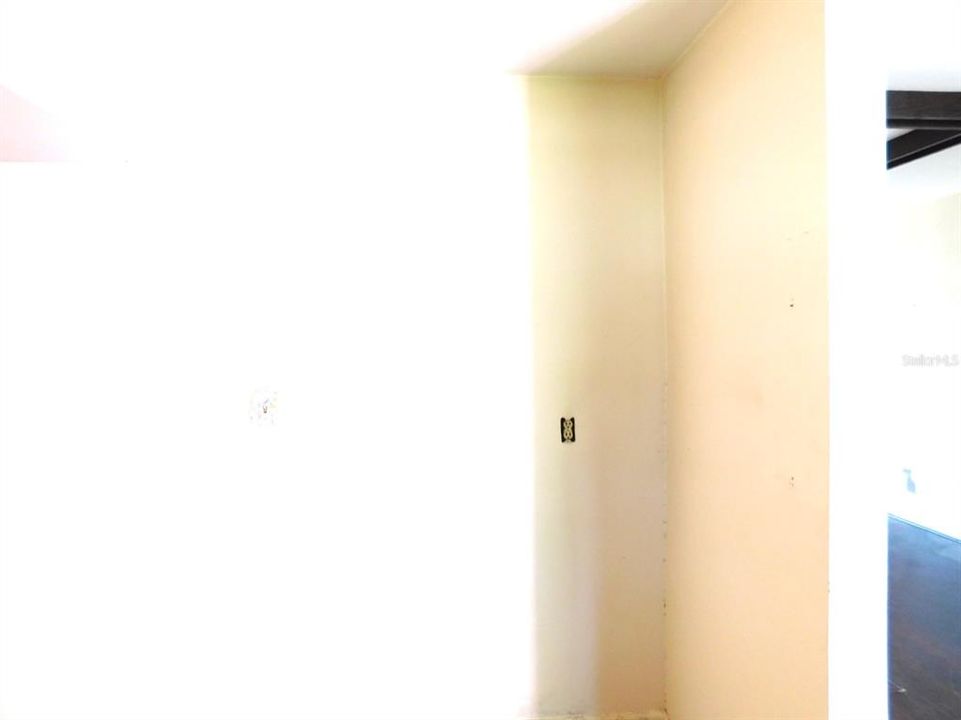 Active With Contract: $319,800 (3 beds, 2 baths, 1300 Square Feet)