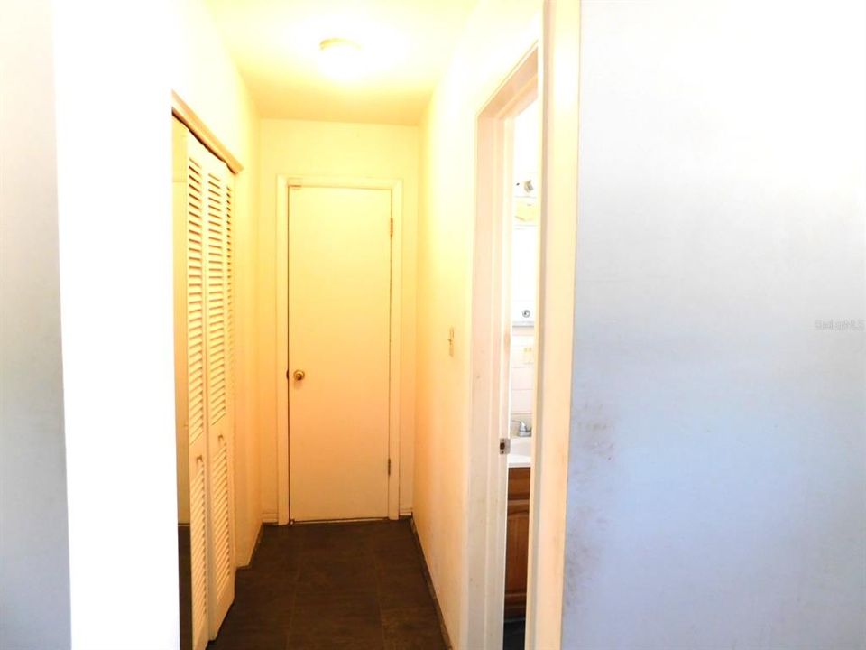 Active With Contract: $319,800 (3 beds, 2 baths, 1300 Square Feet)