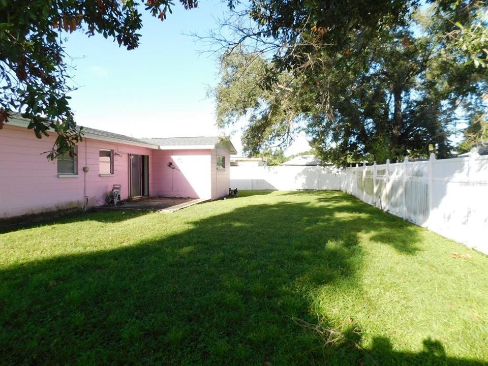 Active With Contract: $319,800 (3 beds, 2 baths, 1300 Square Feet)