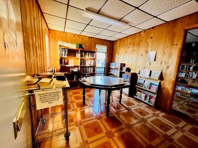 待售: $164,000 (2 贝兹, 2 浴室, 890 平方英尺)