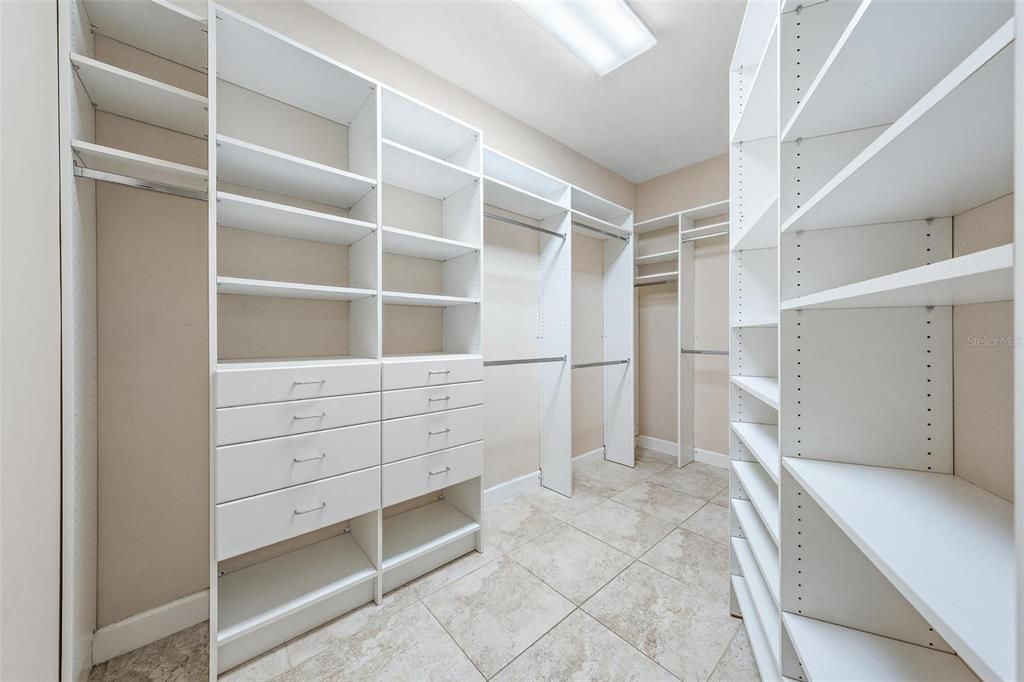 Activo con contrato: $1,349,000 (4 camas, 4 baños, 2863 Pies cuadrados)