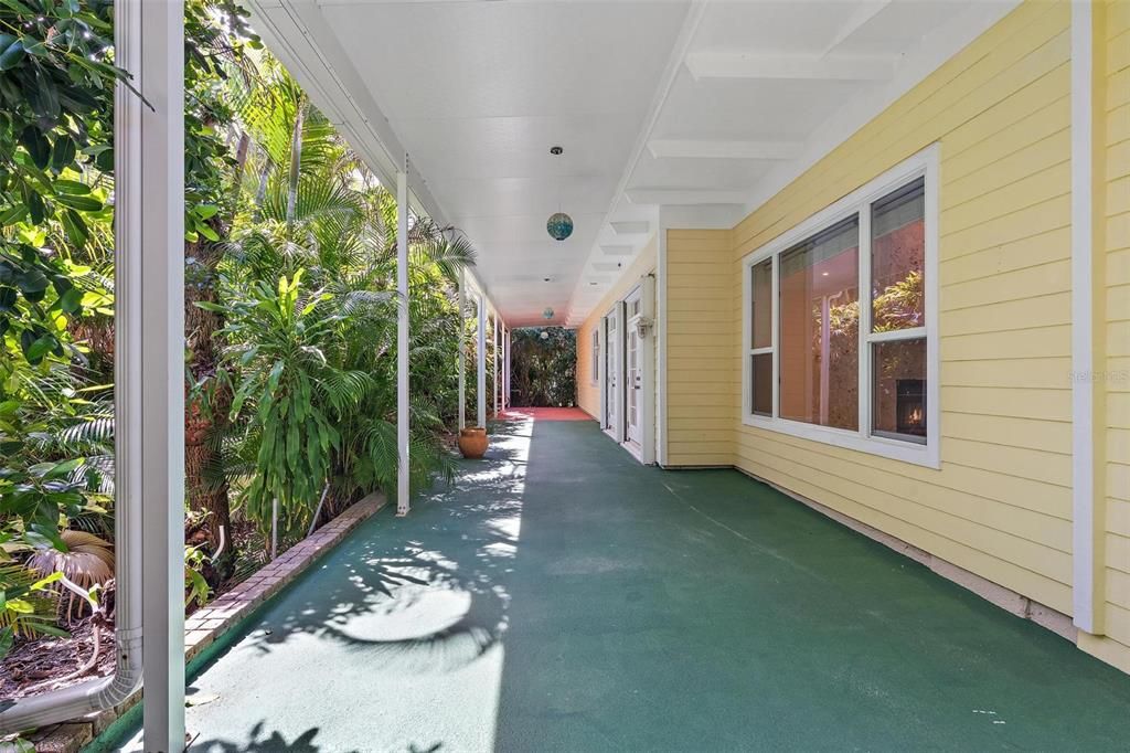 Activo con contrato: $1,349,000 (4 camas, 4 baños, 2863 Pies cuadrados)