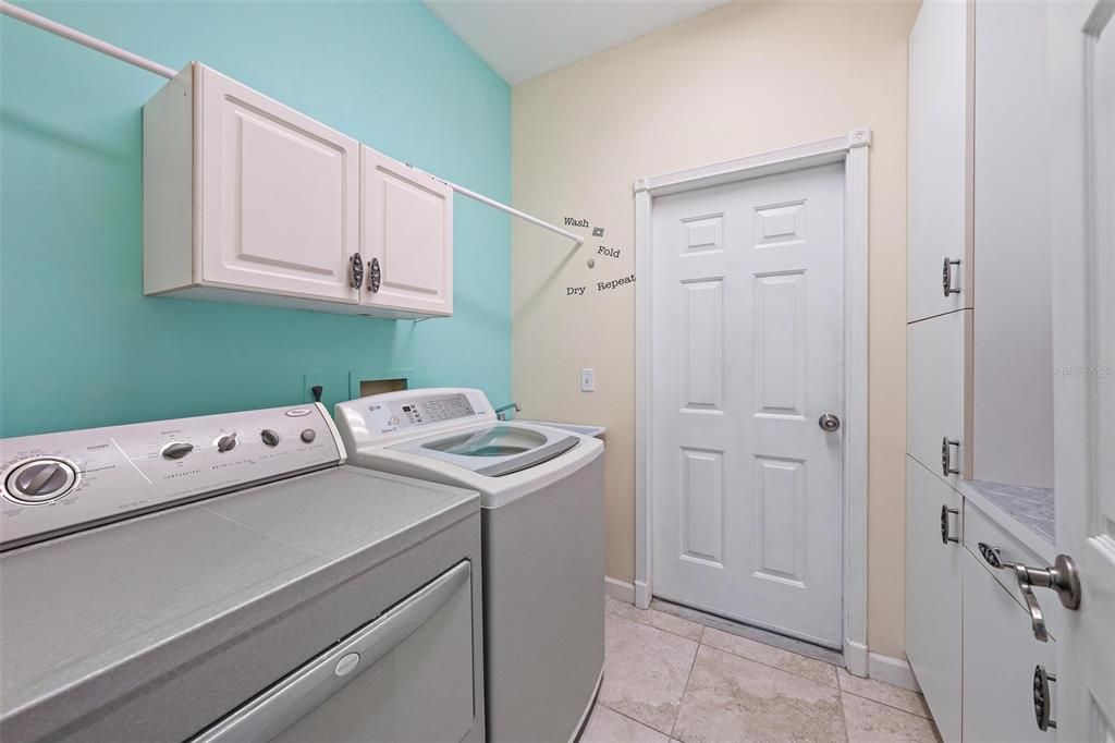 Activo con contrato: $1,349,000 (4 camas, 4 baños, 2863 Pies cuadrados)