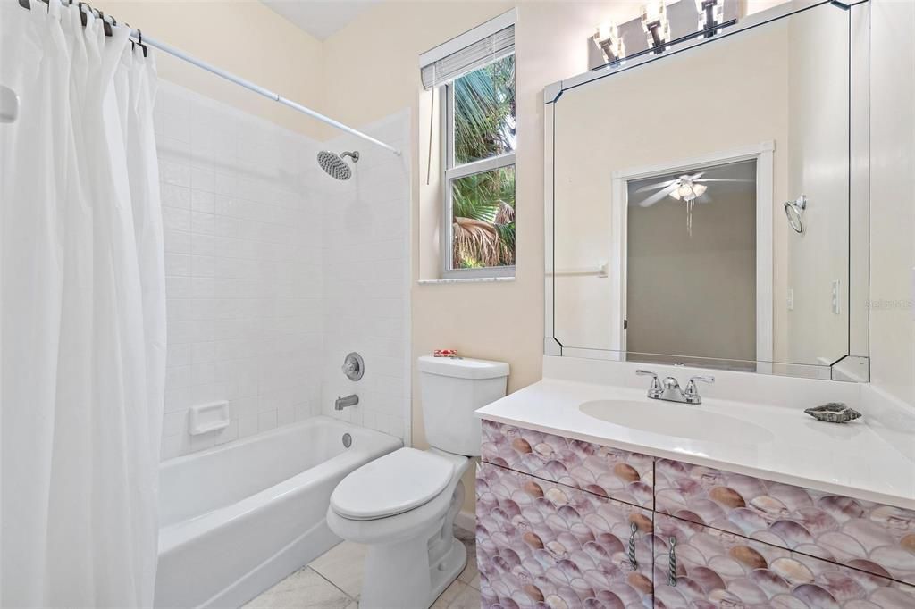 Activo con contrato: $1,349,000 (4 camas, 4 baños, 2863 Pies cuadrados)