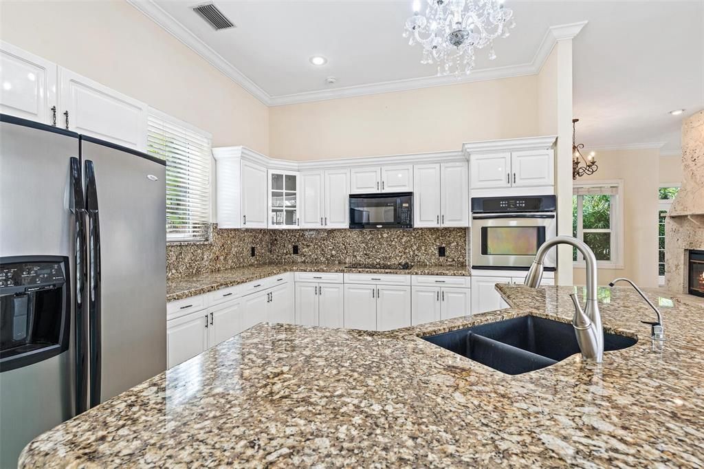 Activo con contrato: $1,349,000 (4 camas, 4 baños, 2863 Pies cuadrados)