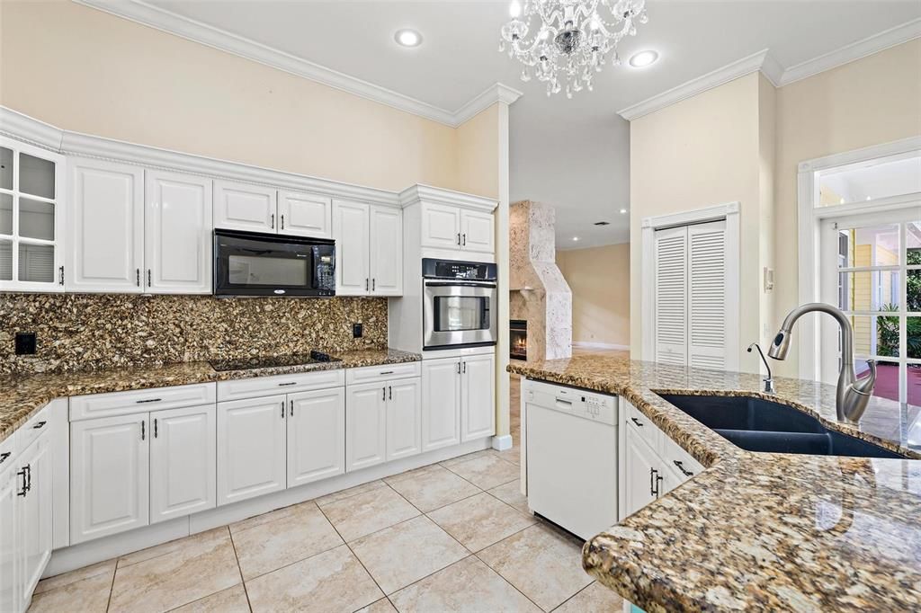 Activo con contrato: $1,349,000 (4 camas, 4 baños, 2863 Pies cuadrados)