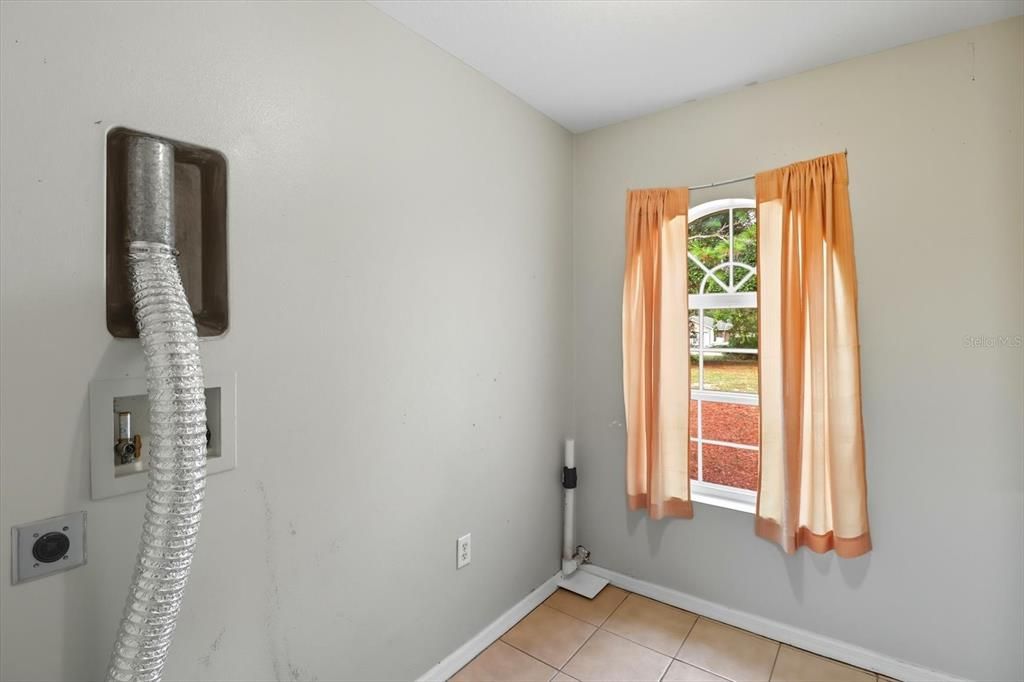 Под контрактом: $539,000 (4 спален, 3 ванн, 3143 Квадратных фут)