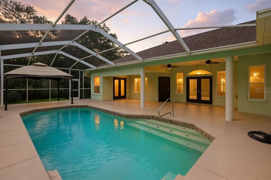 Под контрактом: $539,000 (4 спален, 3 ванн, 3143 Квадратных фут)