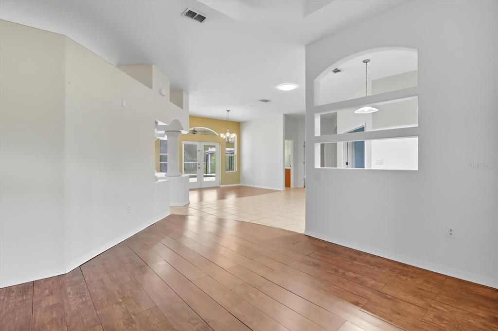 Под контрактом: $539,000 (4 спален, 3 ванн, 3143 Квадратных фут)