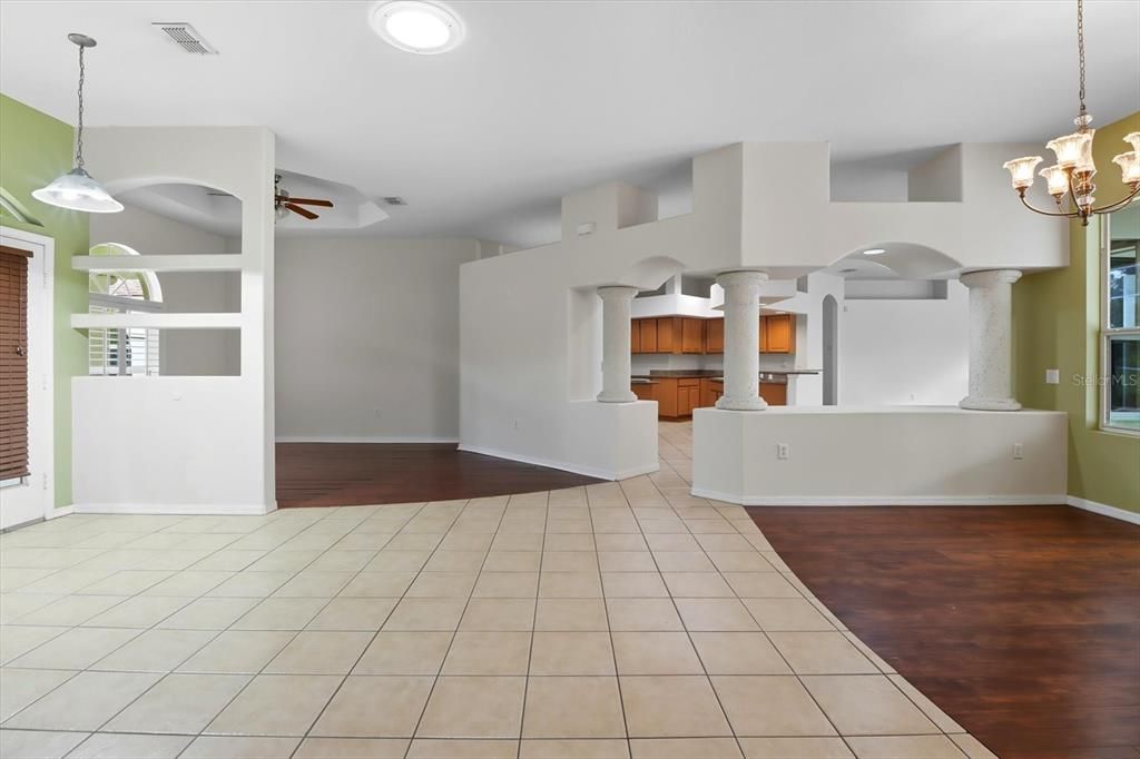 Под контрактом: $539,000 (4 спален, 3 ванн, 3143 Квадратных фут)