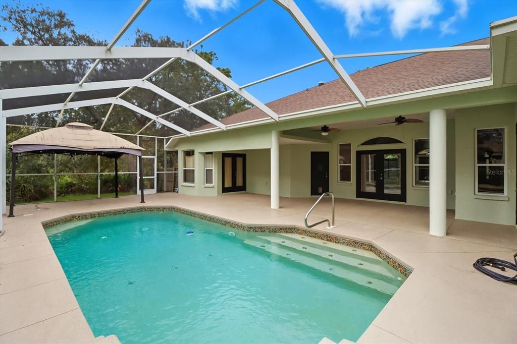 Под контрактом: $539,000 (4 спален, 3 ванн, 3143 Квадратных фут)