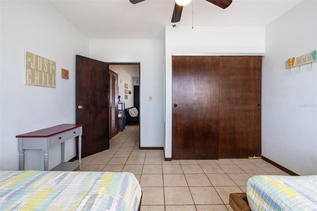 待售: $189,900 (1 贝兹, 1 浴室, 450 平方英尺)