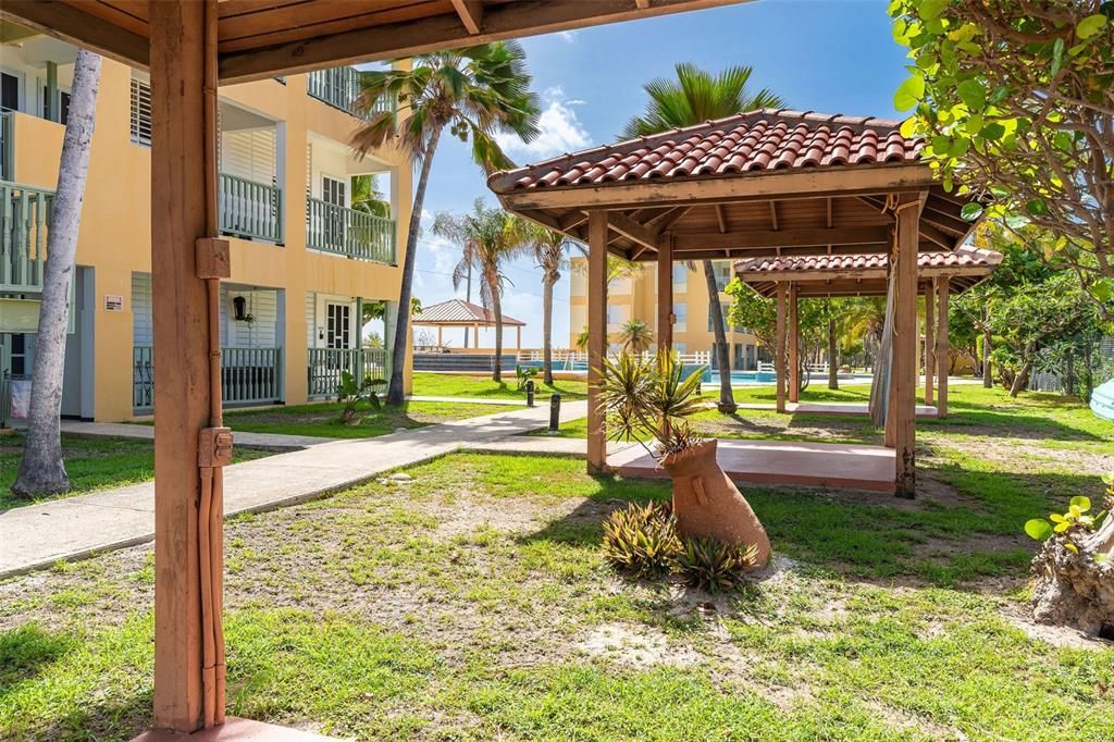 待售: $189,900 (1 贝兹, 1 浴室, 450 平方英尺)