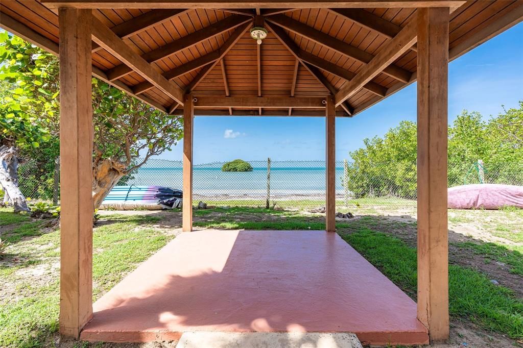 待售: $189,900 (1 贝兹, 1 浴室, 450 平方英尺)