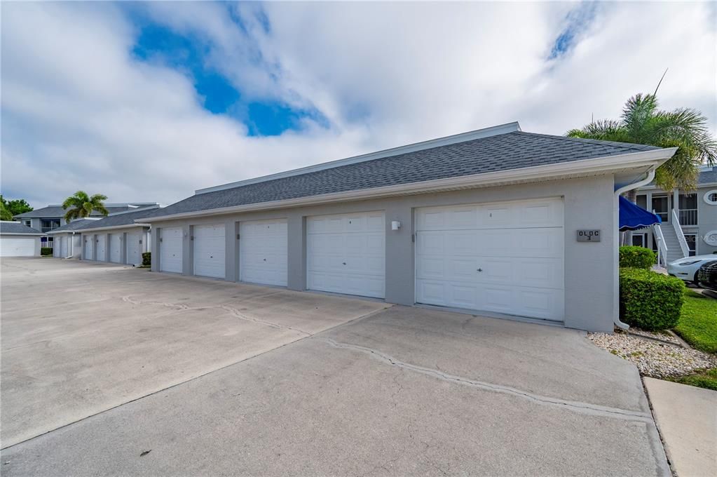 Под контрактом: $189,000 (3 спален, 2 ванн, 1245 Квадратных фут)