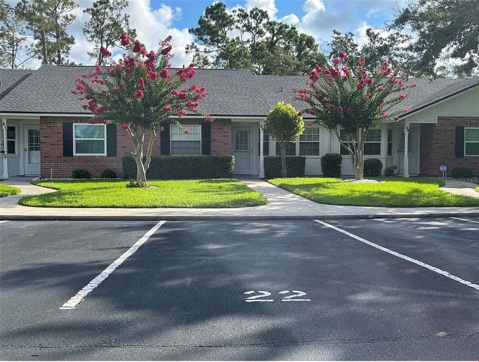 For Sale: $199,900 (2 beds, 2 baths, 1021 Square Feet)