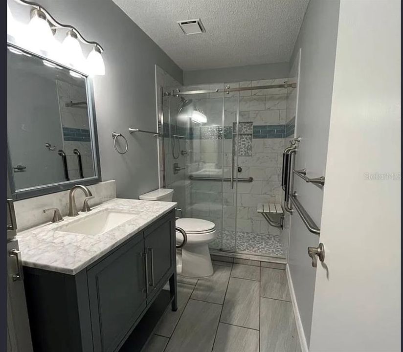 For Sale: $199,900 (2 beds, 2 baths, 1021 Square Feet)