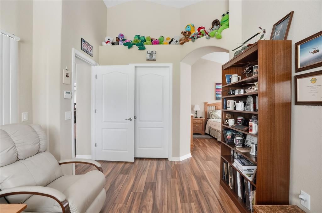 For Sale: $349,900 (3 beds, 2 baths, 2032 Square Feet)