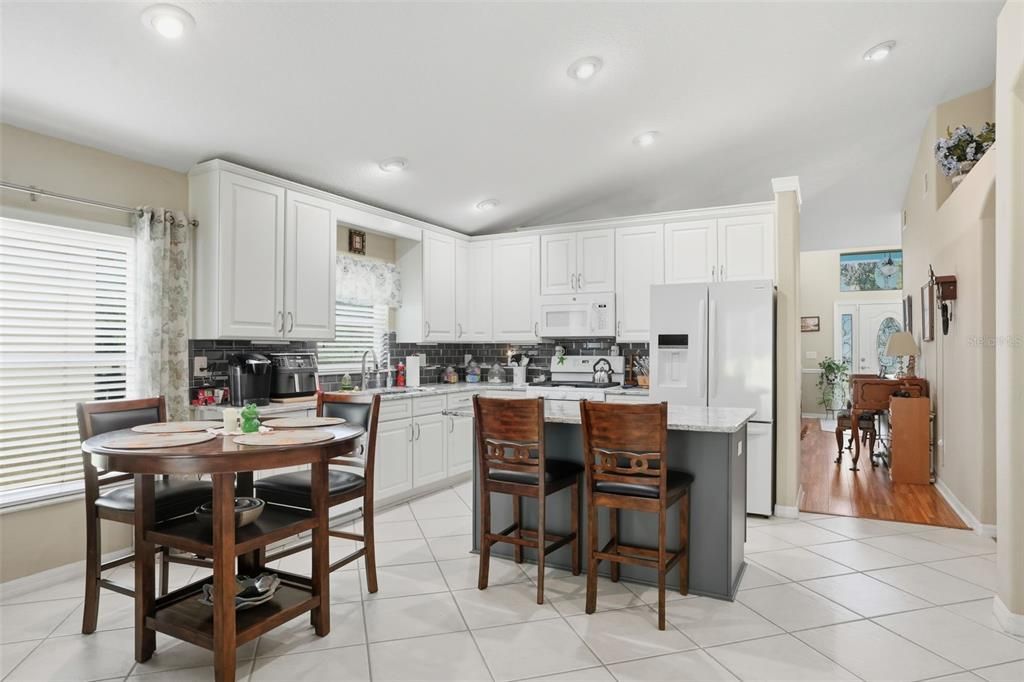 For Sale: $349,900 (3 beds, 2 baths, 2032 Square Feet)