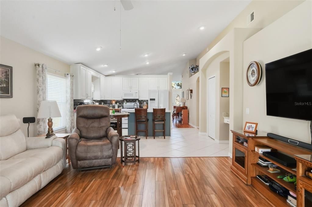 For Sale: $349,900 (3 beds, 2 baths, 2032 Square Feet)