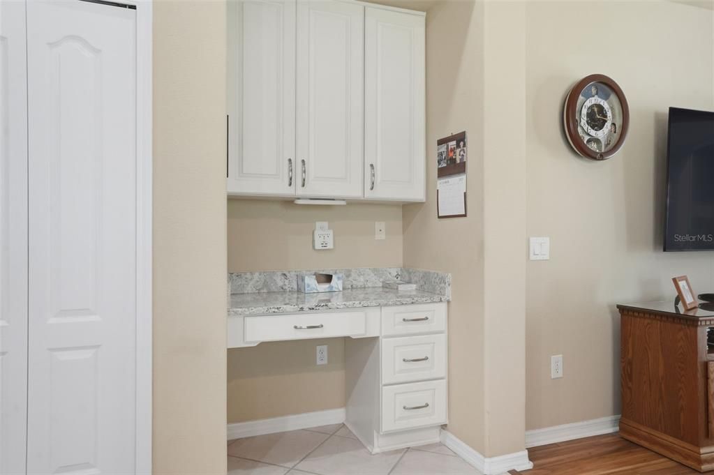 For Sale: $349,900 (3 beds, 2 baths, 2032 Square Feet)