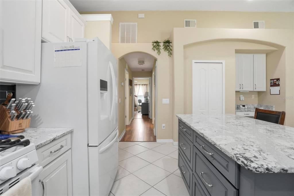 For Sale: $349,900 (3 beds, 2 baths, 2032 Square Feet)