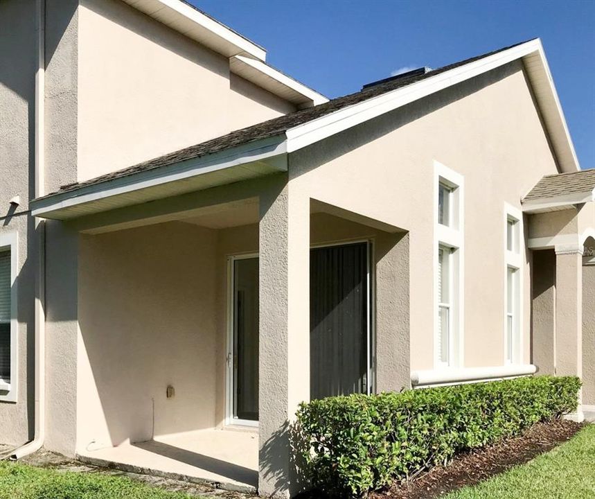 合同活跃: $2,000 (3 贝兹, 2 浴室, 1602 平方英尺)