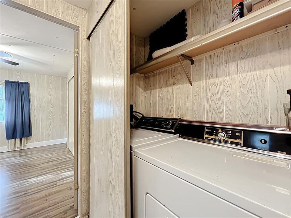 For Sale: $159,900 (2 beds, 1 baths, 840 Square Feet)