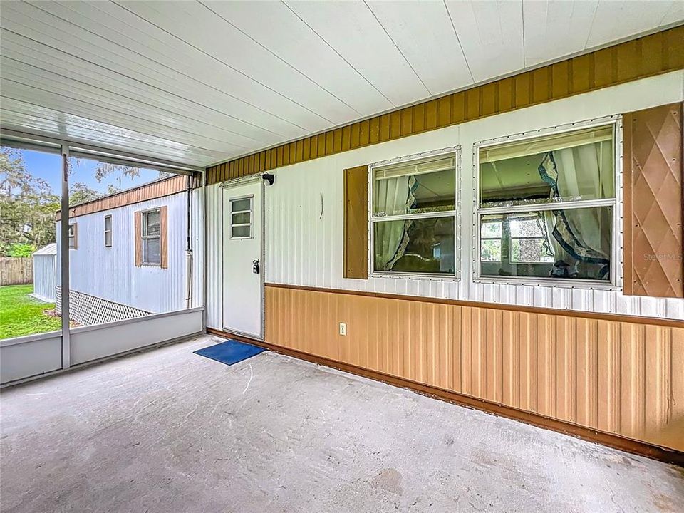 For Sale: $159,900 (2 beds, 1 baths, 840 Square Feet)