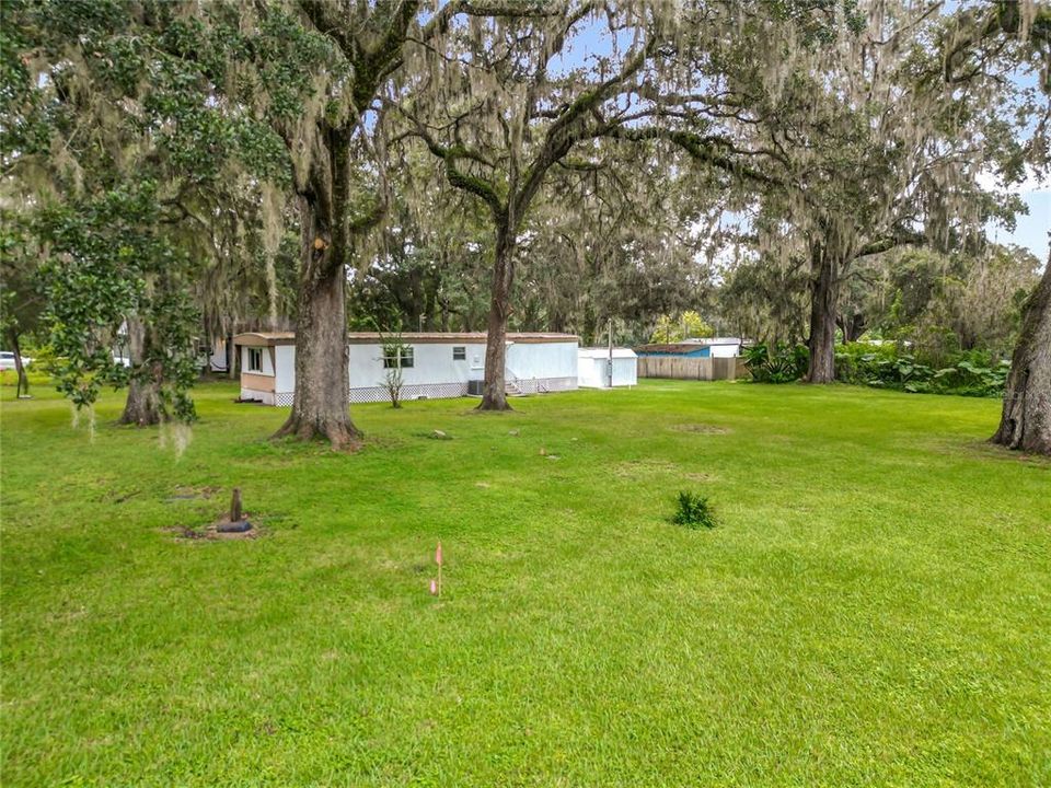 For Sale: $159,900 (2 beds, 1 baths, 840 Square Feet)