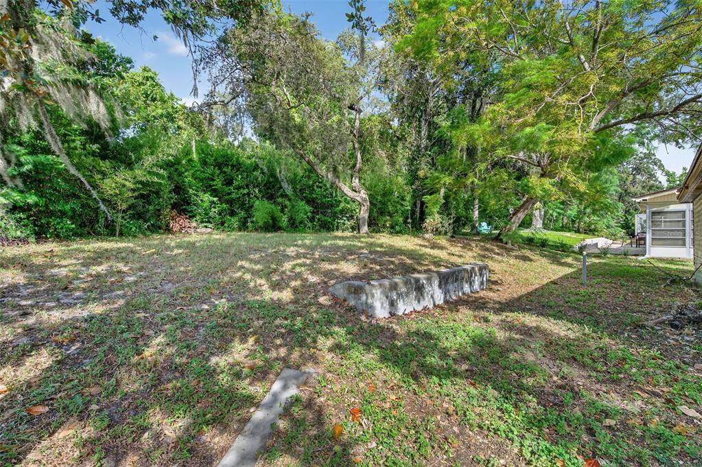 Active With Contract: $199,900 (3 beds, 2 baths, 1284 Square Feet)